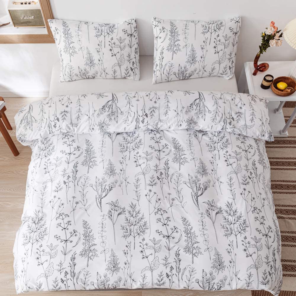 Dainty black and white botanical floral bedding set