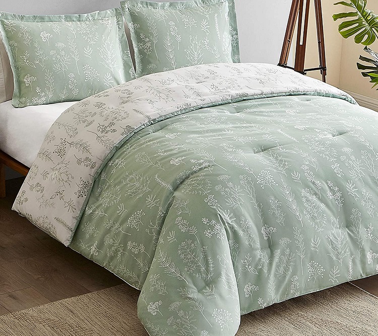 Bedsure Sage Green Floral Comforter on Bed