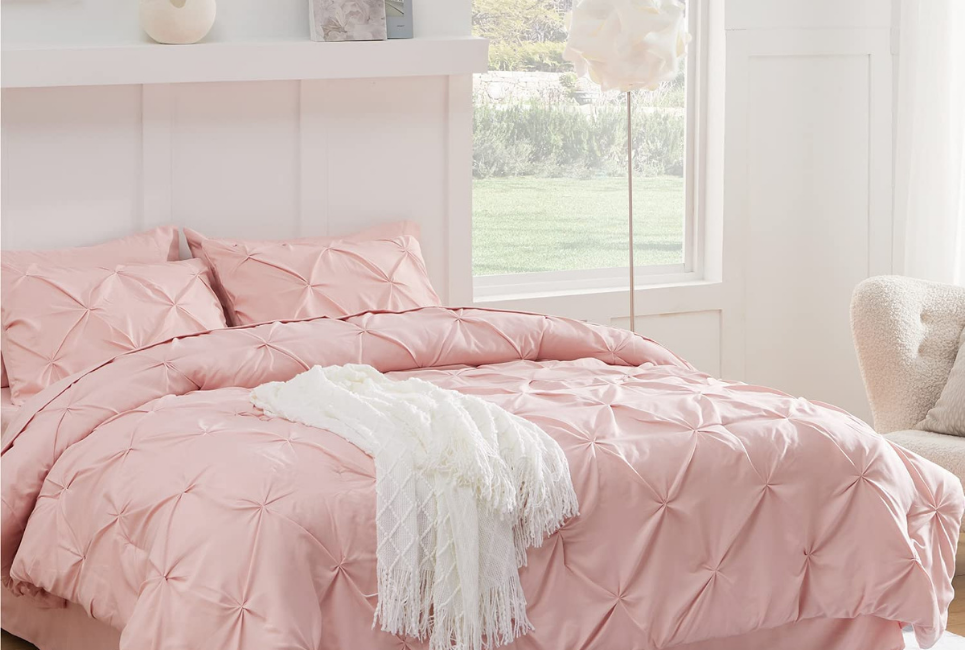 Light Pink Pinch Pleat Bedding