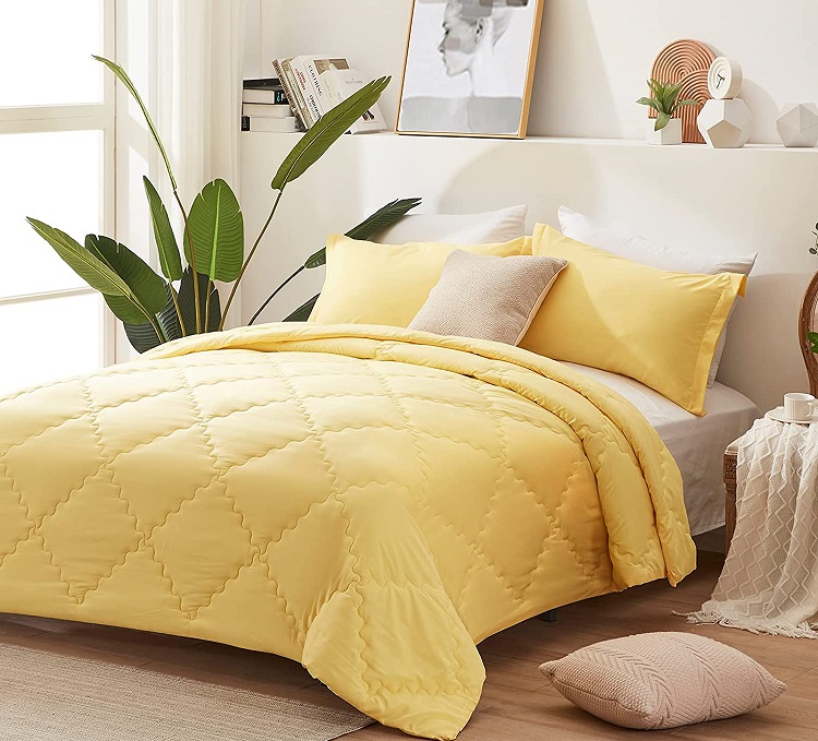 SunStyle Home Lightweight yellow Comforter Set