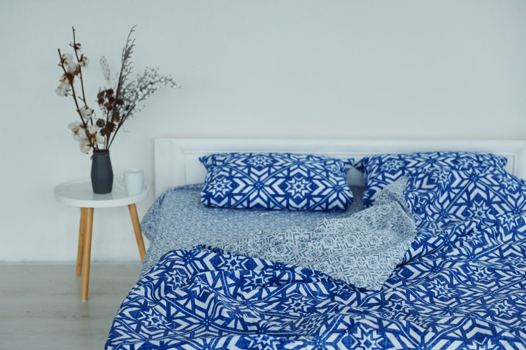 blue and white geometric bedding set