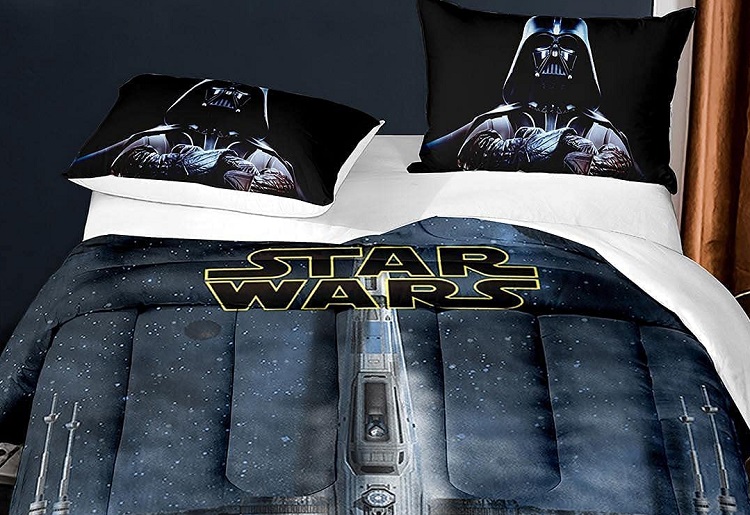 darth vader star wars comforter and pillowcases on bed