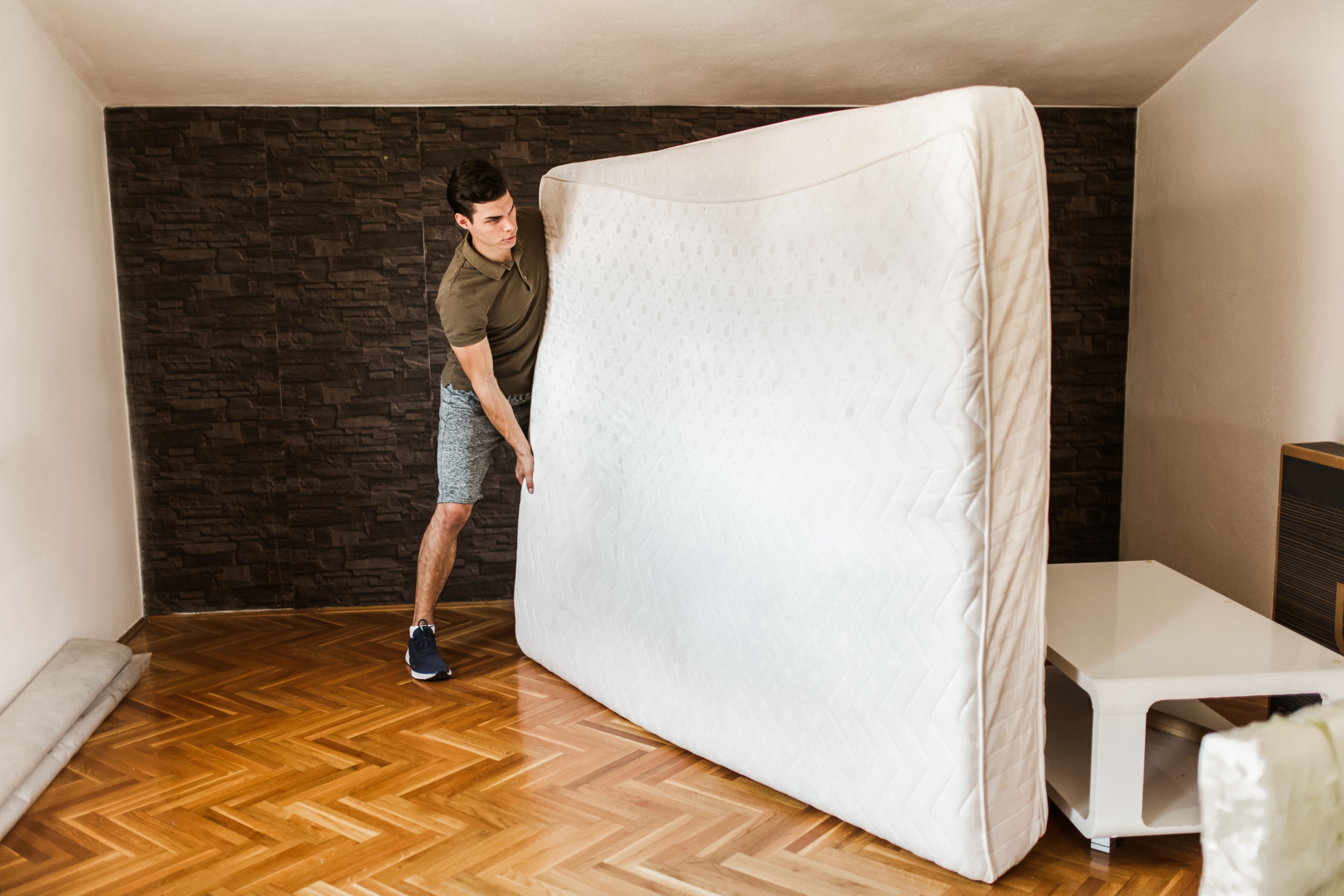 how much does a king mattress weigh